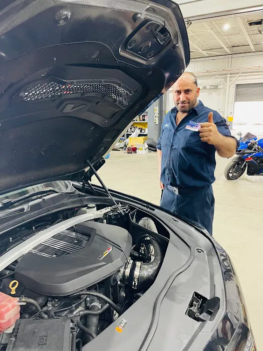 United Auto & Collision 8