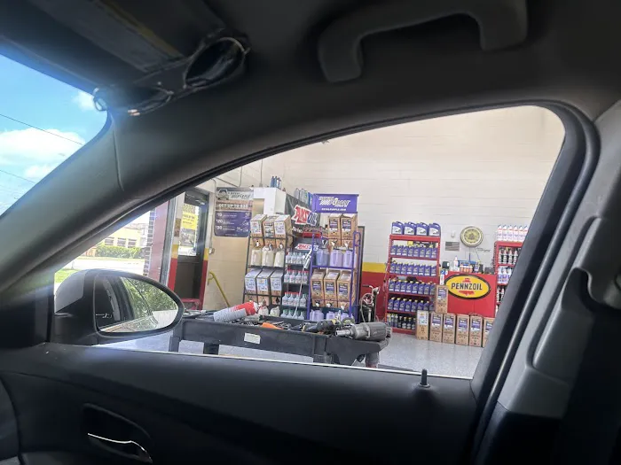 Redford Auto 10 Min Oil Change & Car Wash 1