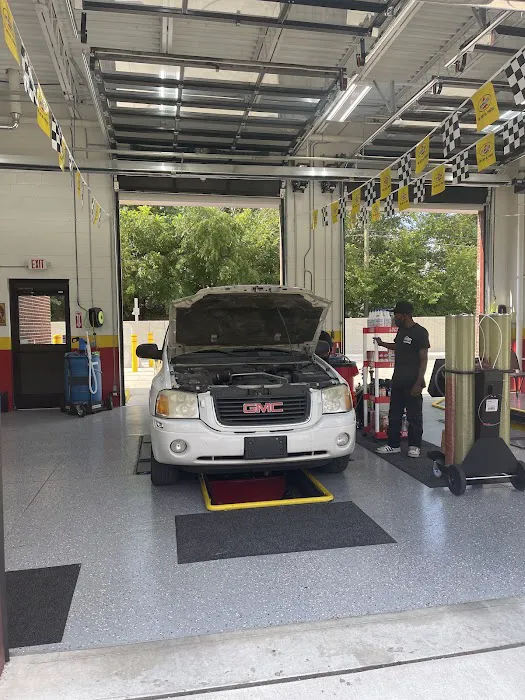 Redford Auto 10 Min Oil Change & Car Wash 6