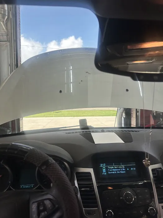 Redford Auto 10 Min Oil Change & Car Wash 2
