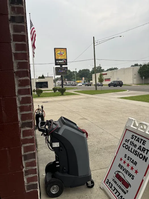 Redford Auto 10 Min Oil Change & Car Wash 4