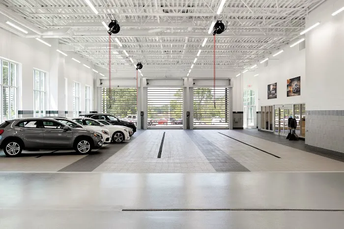 Mercedes-Benz of St. Paul Service Center 2