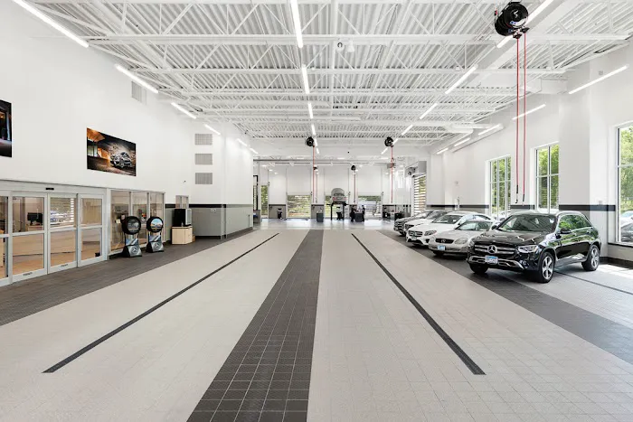 Mercedes-Benz of St. Paul Service Center 8