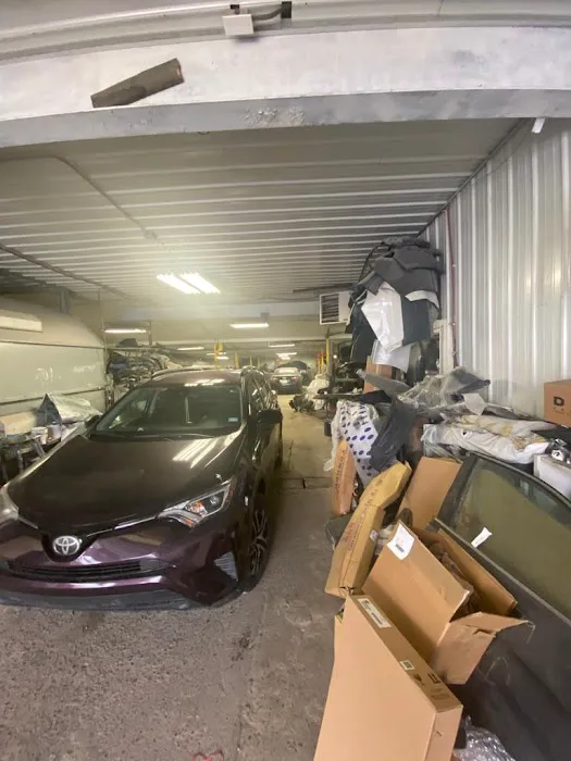 Waamo Auto Body LLC 4