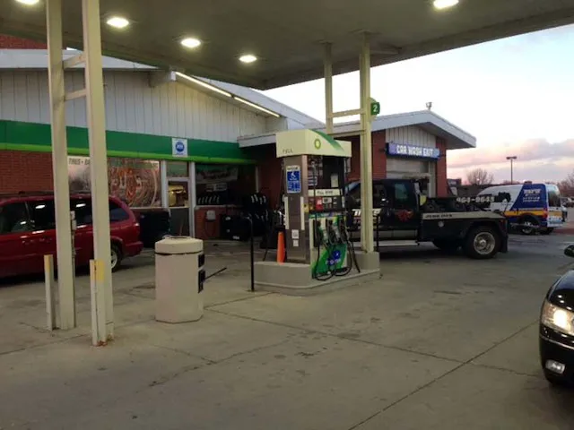 Tim's BP/Amoco Service 4