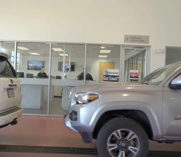 Toyota of Des Moines Service Center 8
