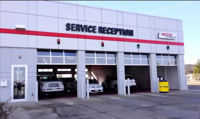 Toyota of Des Moines Service Center 4