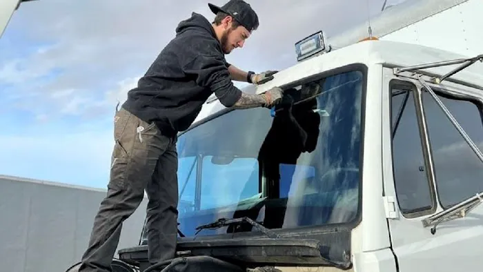 Integrated Auto Glass LLC 5