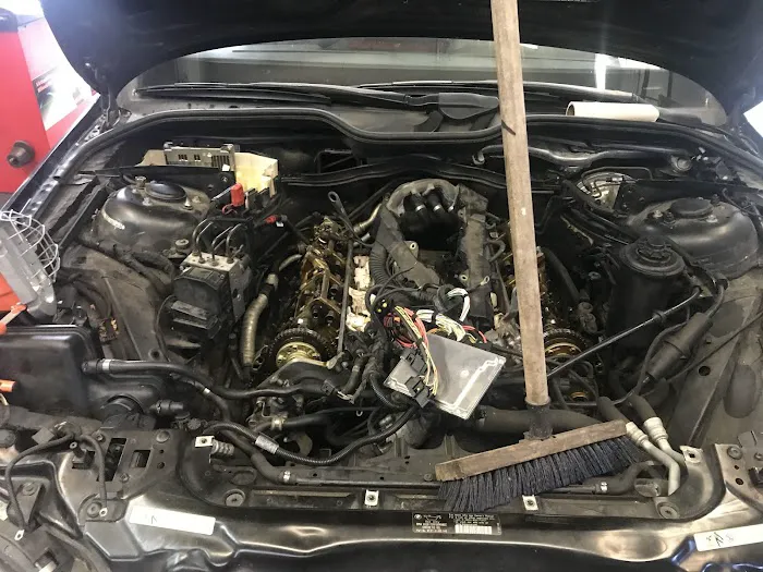 AMG Service Station 4