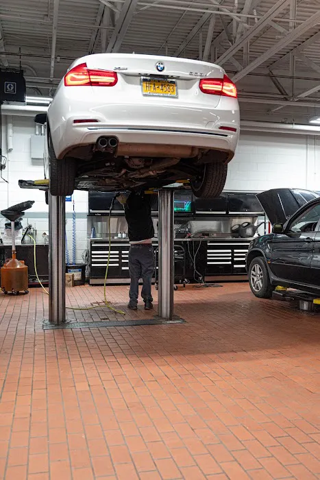 Competition BMW of Smithtown Services 1
