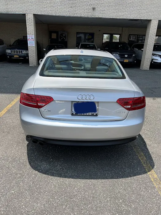 Bayport Collision Center 1