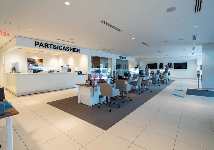 Land Rover White Plains Parts Center 9