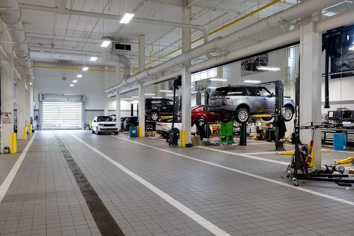 Land Rover White Plains Service Center 9