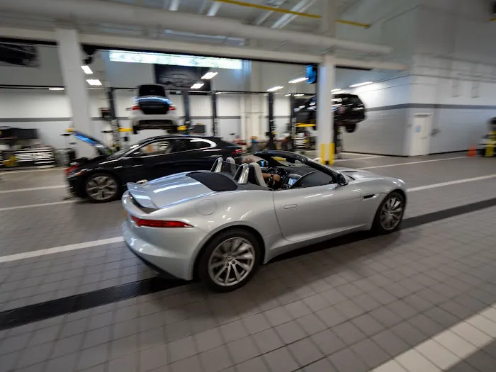 Jaguar White Plains Service Center 3