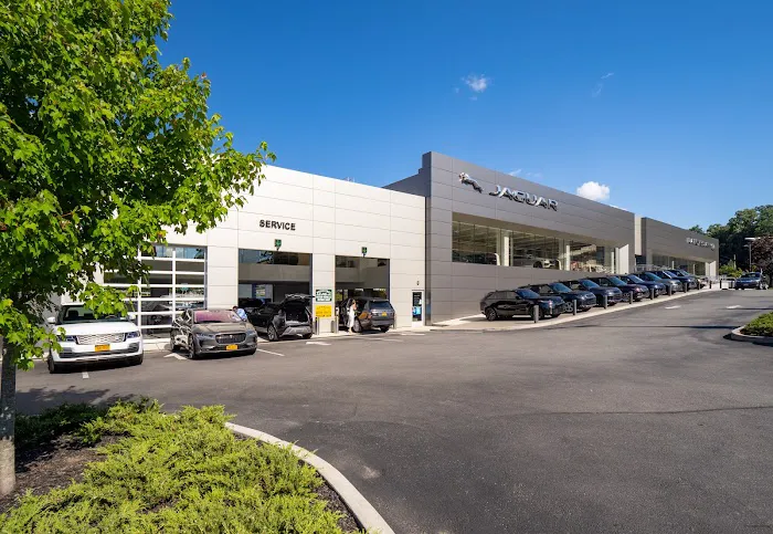Jaguar White Plains Service Center 8
