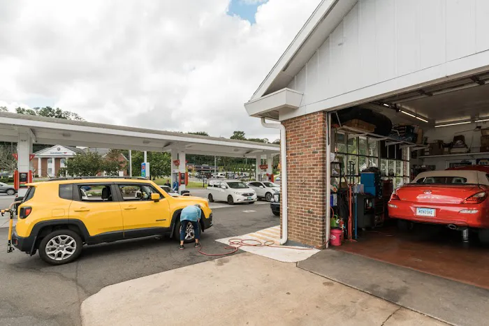 Trumbull Mobil Service Center 9