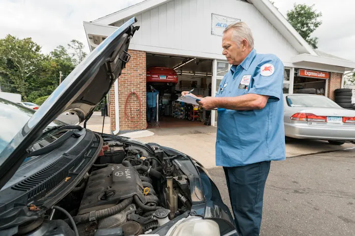 Trumbull Mobil Service Center 5