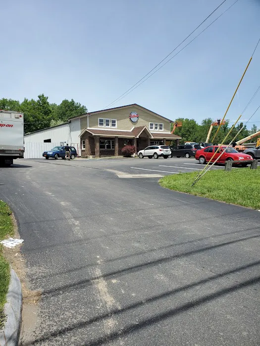 DiCarlo's Auto Body 8