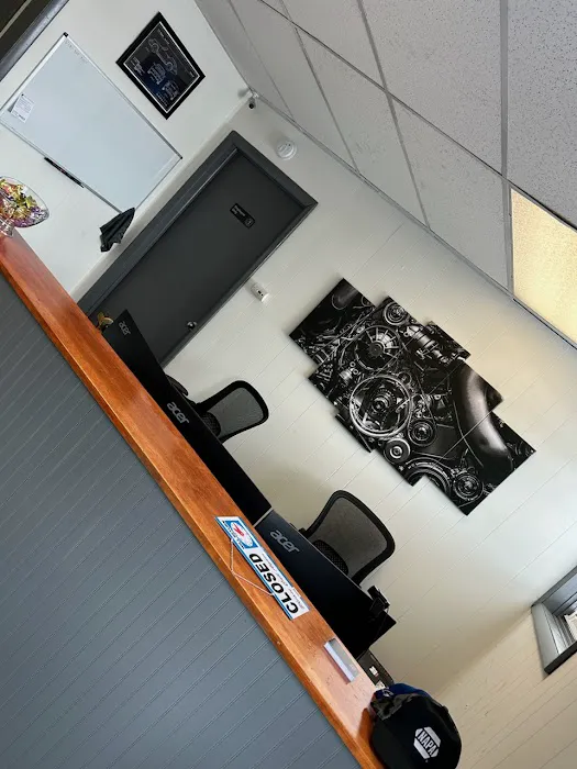 RNR Auto LLC 7
