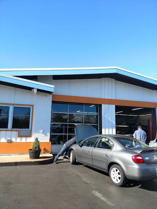 Gus' Auto Repair 9