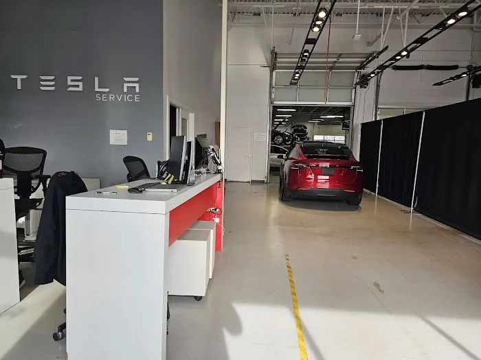 Tesla Service 0