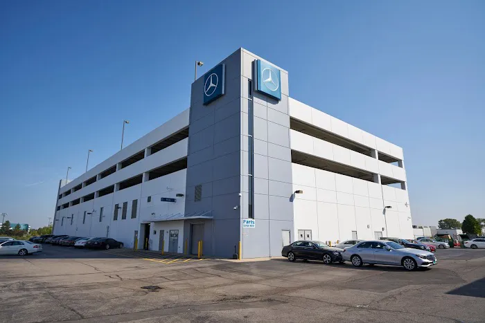 Mercedes-Benz of Westmont Service Center 9