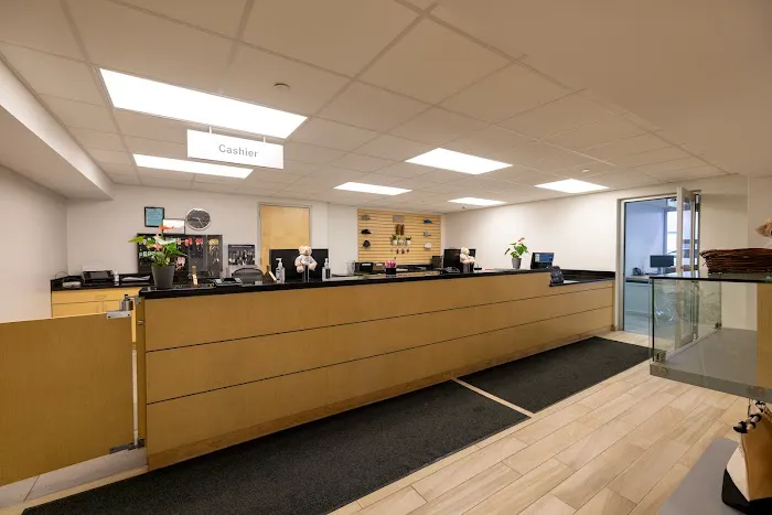 Mercedes-Benz of Westmont Service Center 4