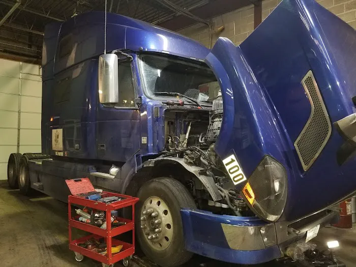 SM Truck Repair LLc 8