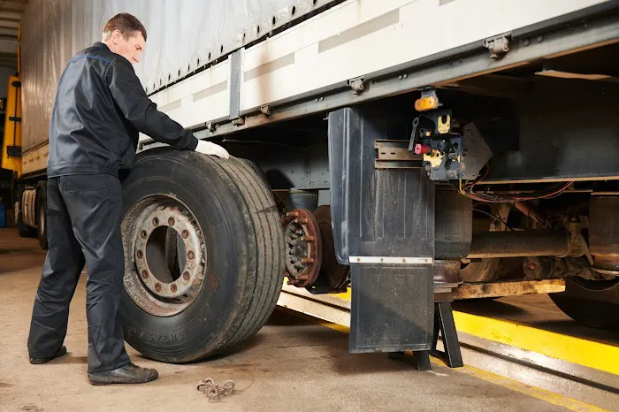 AGM Truck Service 2