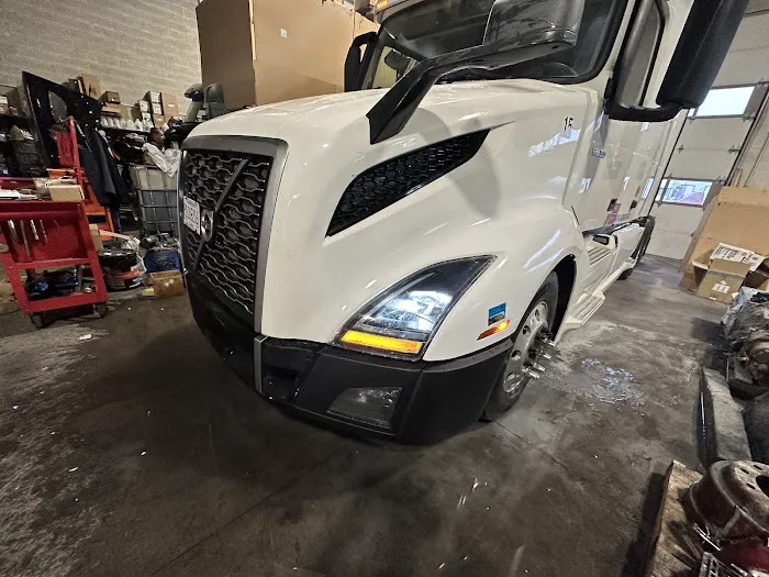 Absolut Plus Truck and trailer repair shop 7