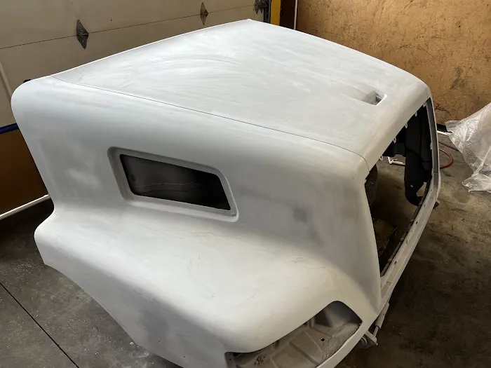 Absolut Plus Truck and trailer repair shop 9