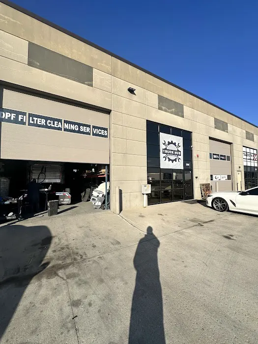 Truck Hub Body and repair shop 5