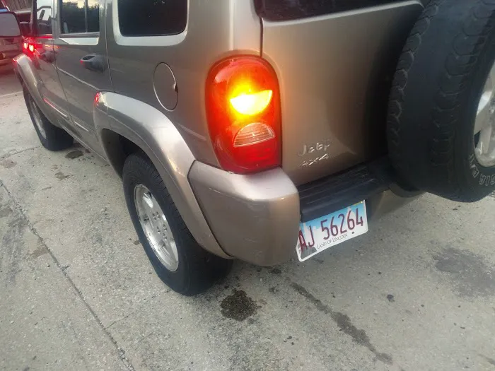 Bill's Auto Center 7