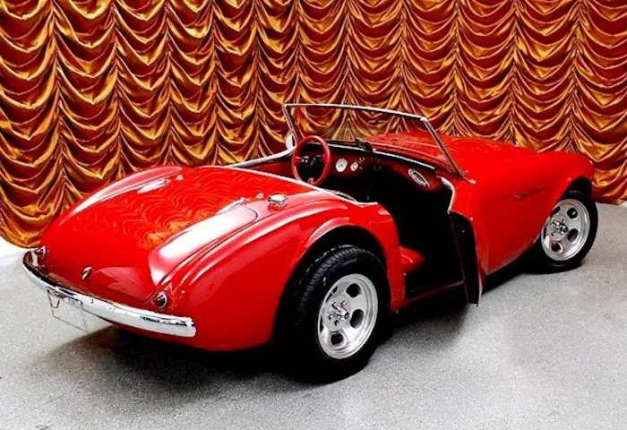 Strada's Auto Body 0