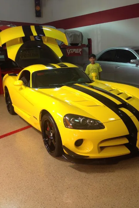 Strada's Auto Body 6