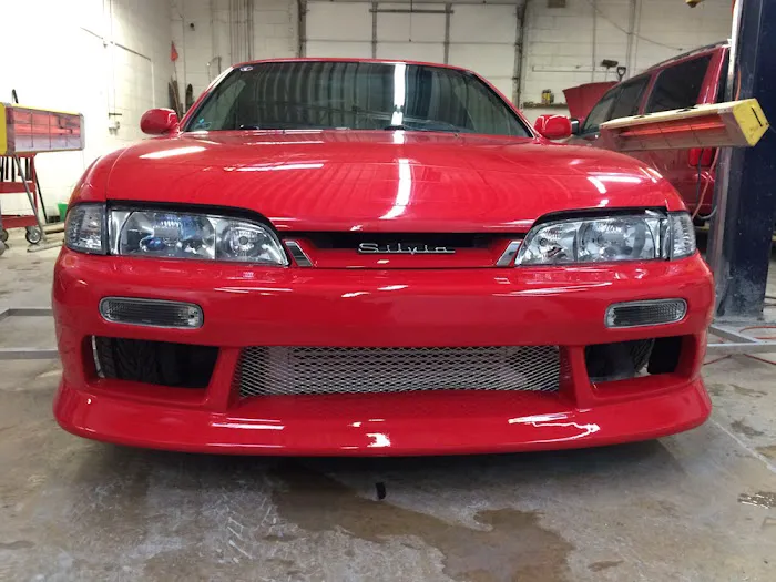 Strada's Auto Body 8