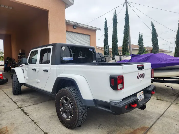 J&B AUTO BODY SHOP 4