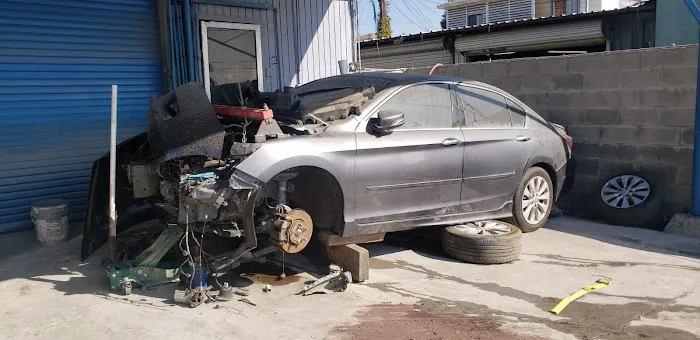 LIBERTY AUTO BODY 0
