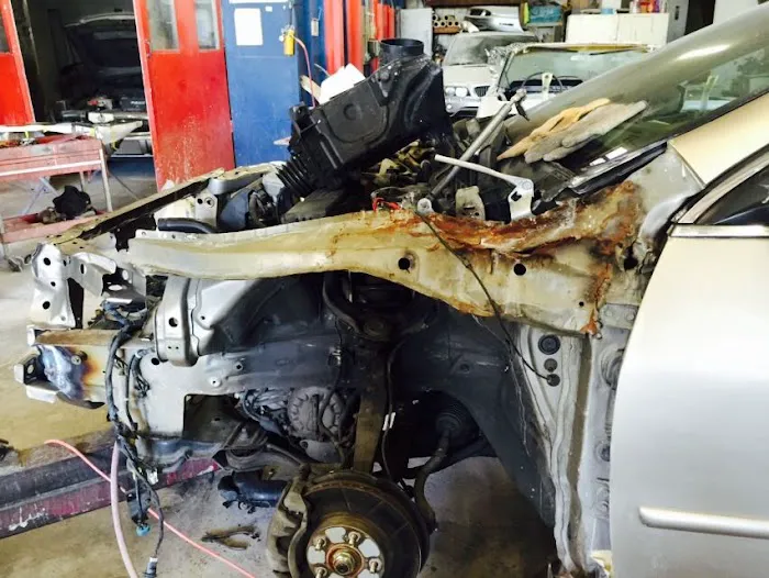 Bustillo's Collision Auto Repar 7