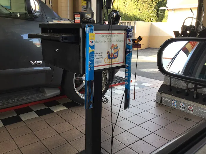Valvoline Instant Oil Change 6