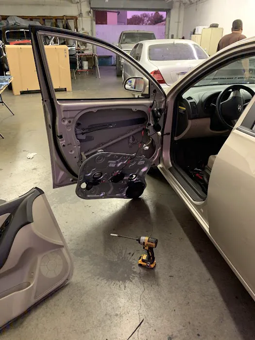 Manchester Auto Glass 4
