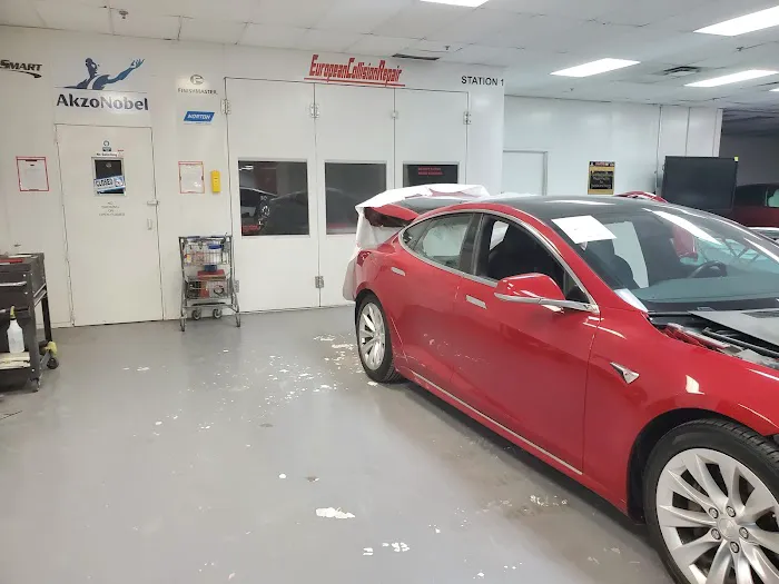 Crash Champions LUXE | EV Certified Repair Sandy Springs 6