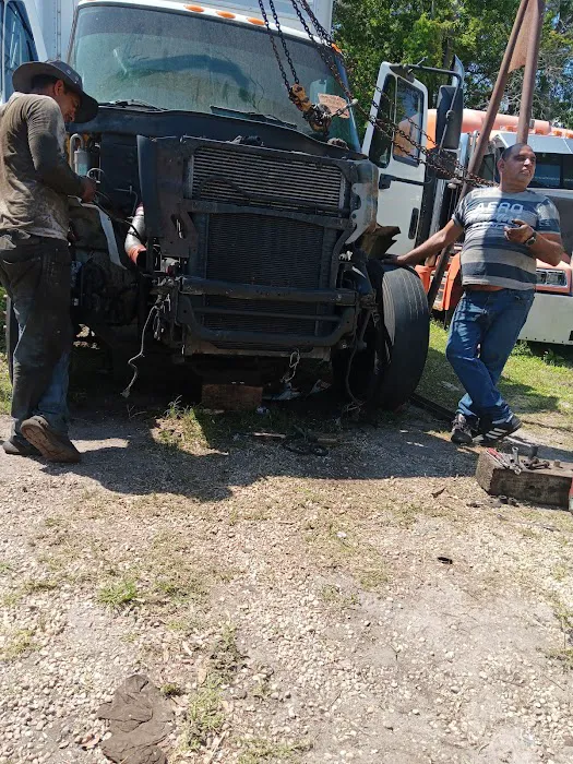 V&R Truck service 1