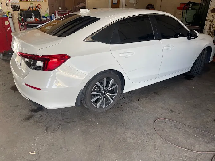 Dee's Window Tinting 2