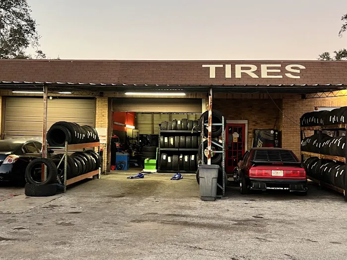 TIRE SHARK 0