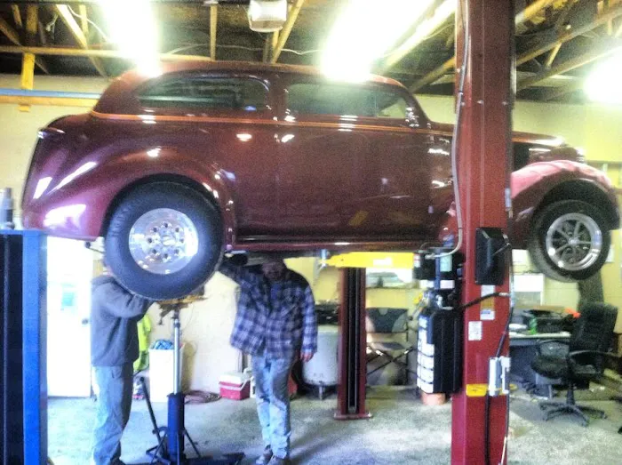 Linscott's Auto Sales & Service 4