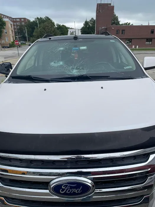 Steve’s AutoGlass Clinic 0