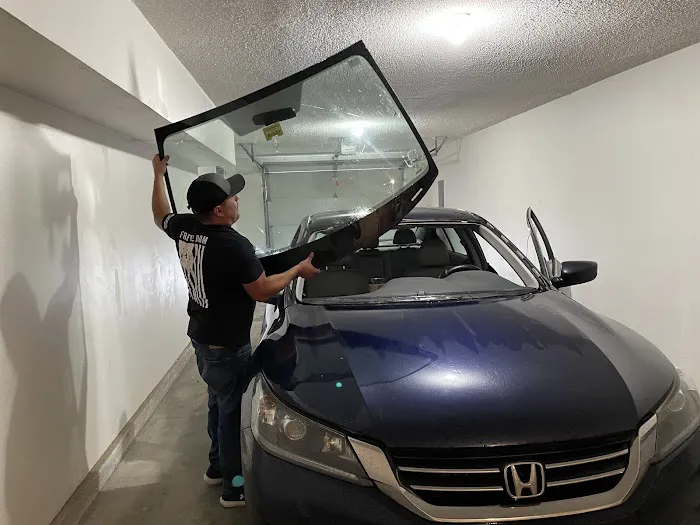 Steve’s AutoGlass Clinic 6