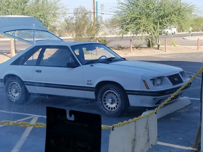 Simmons 4X4 Automotive Repair Center 1