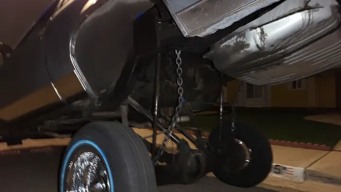 Simmons 4X4 Automotive Repair Center 6